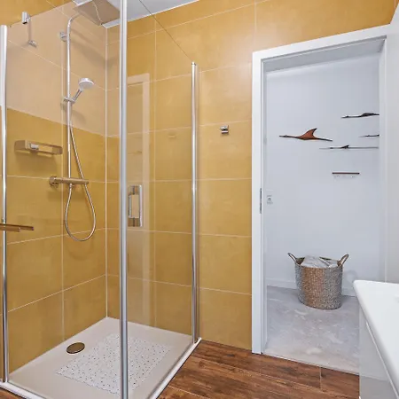 Lütt Lenneke - Mit Kamin Für 6 Personen Pepelow